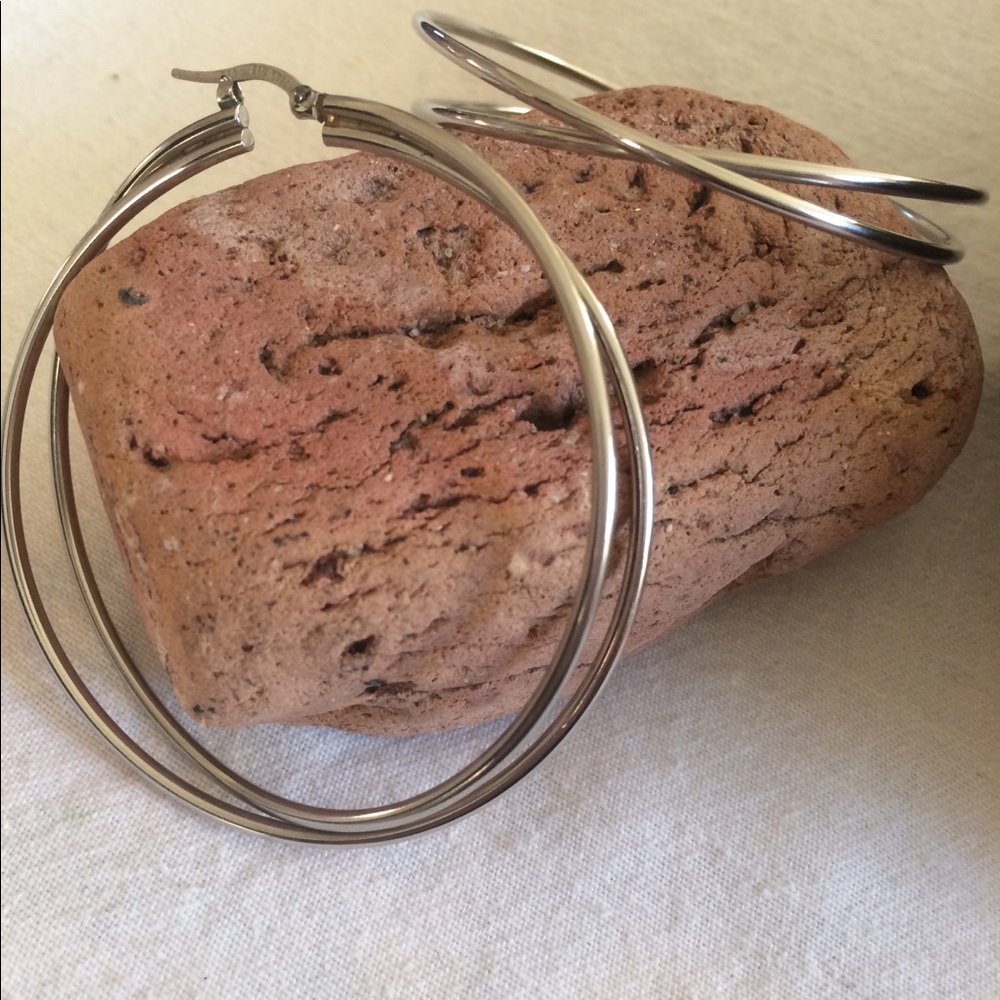 Stainless Steel Set of Earrings (Pierced)